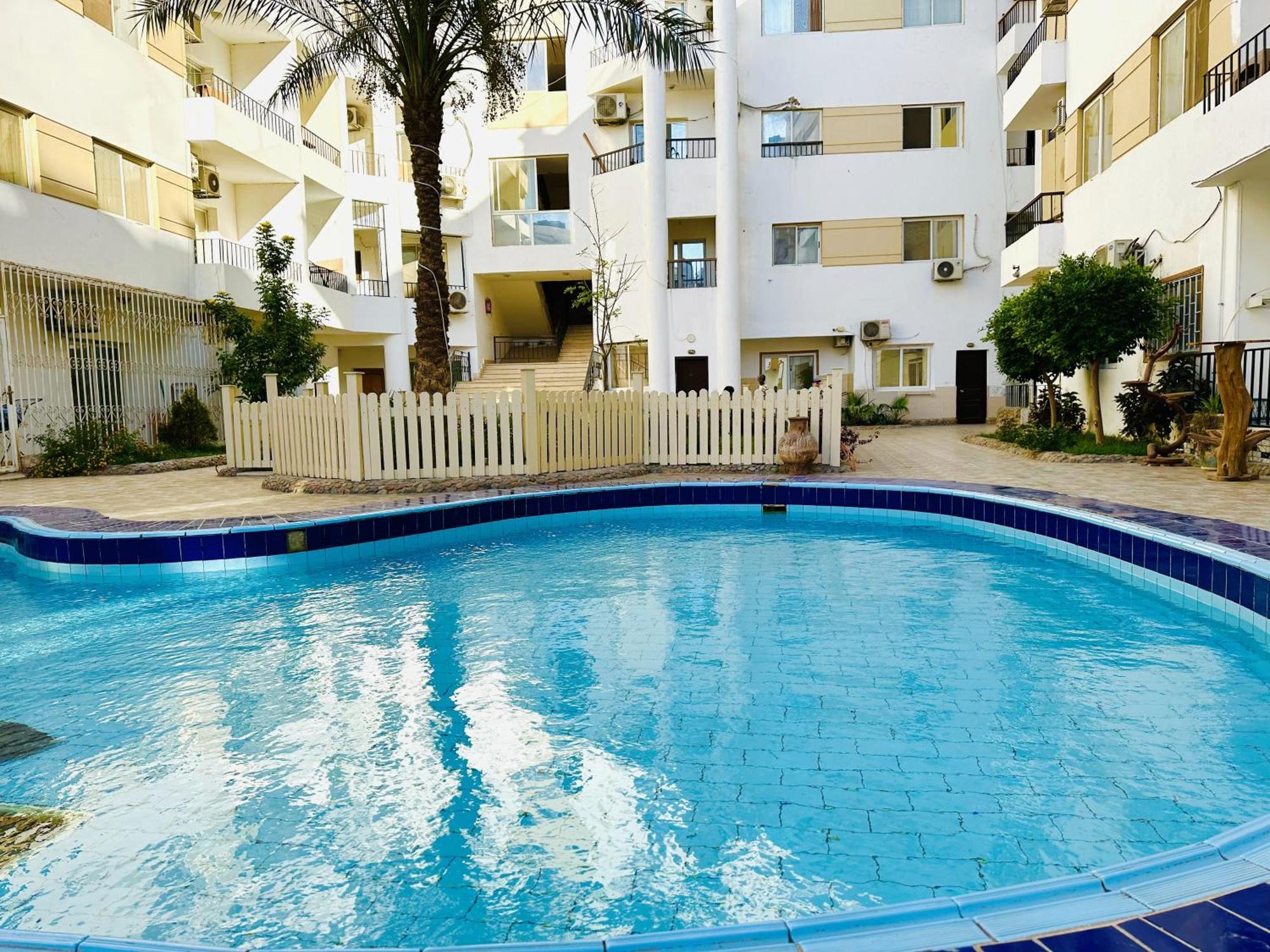 Lotus Elegant Pool View Apartment