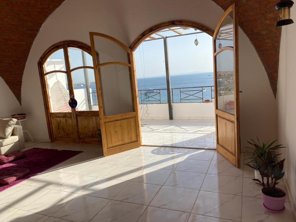 Apartment Immaculate 3-bed Sea View *