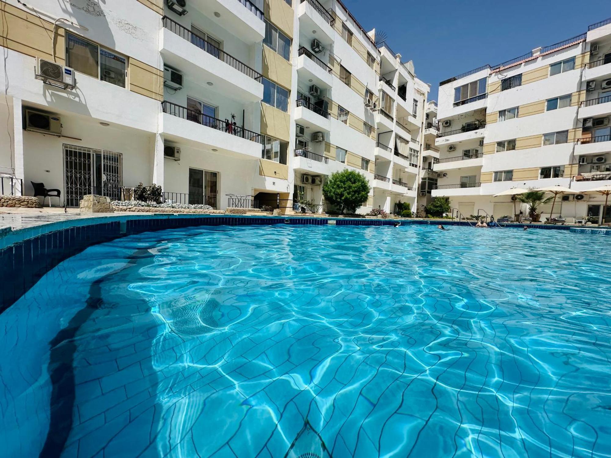 Lotus Elegant Pool View Apartment