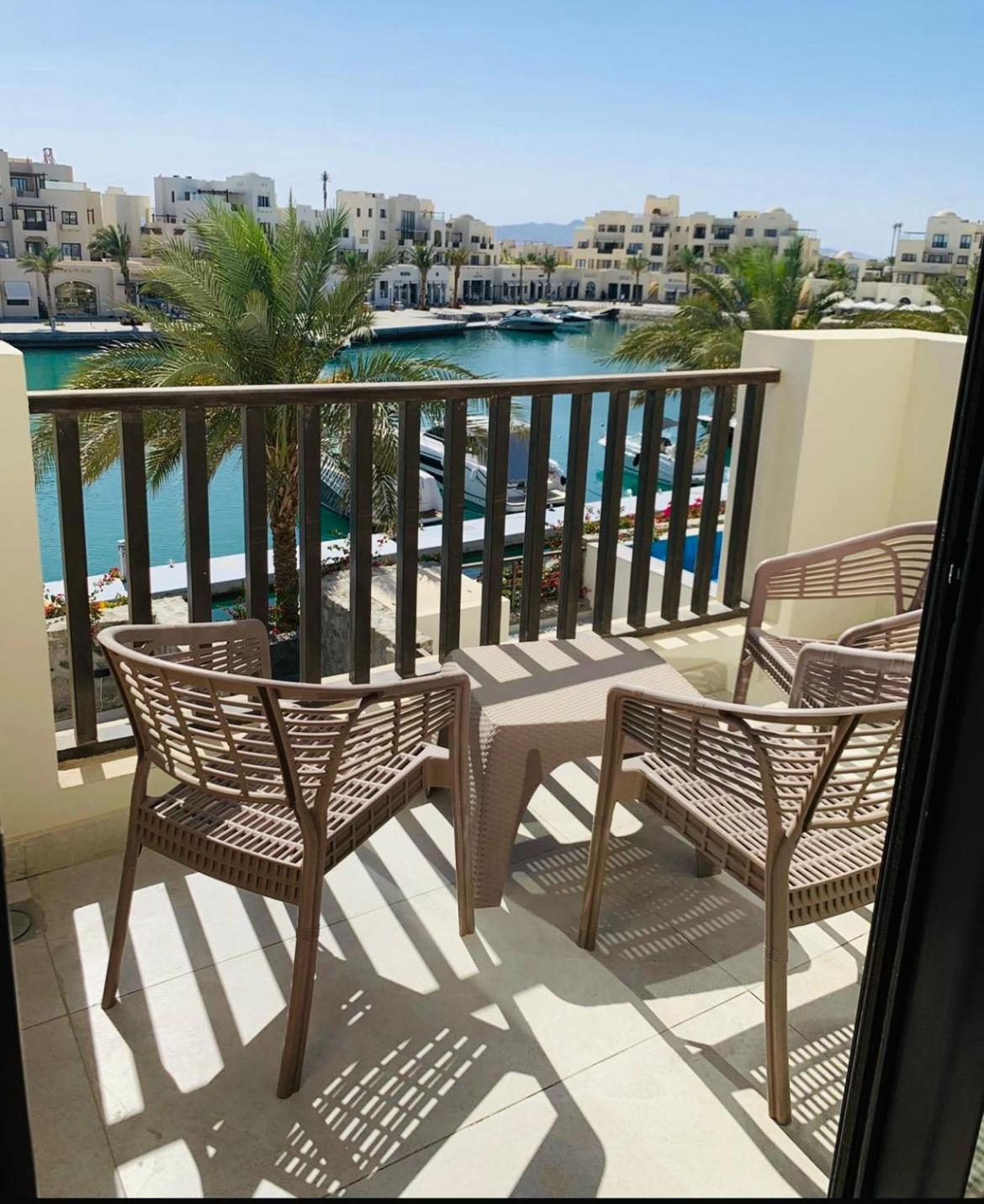 New Overlooking The Marina In Elgouna Apartment