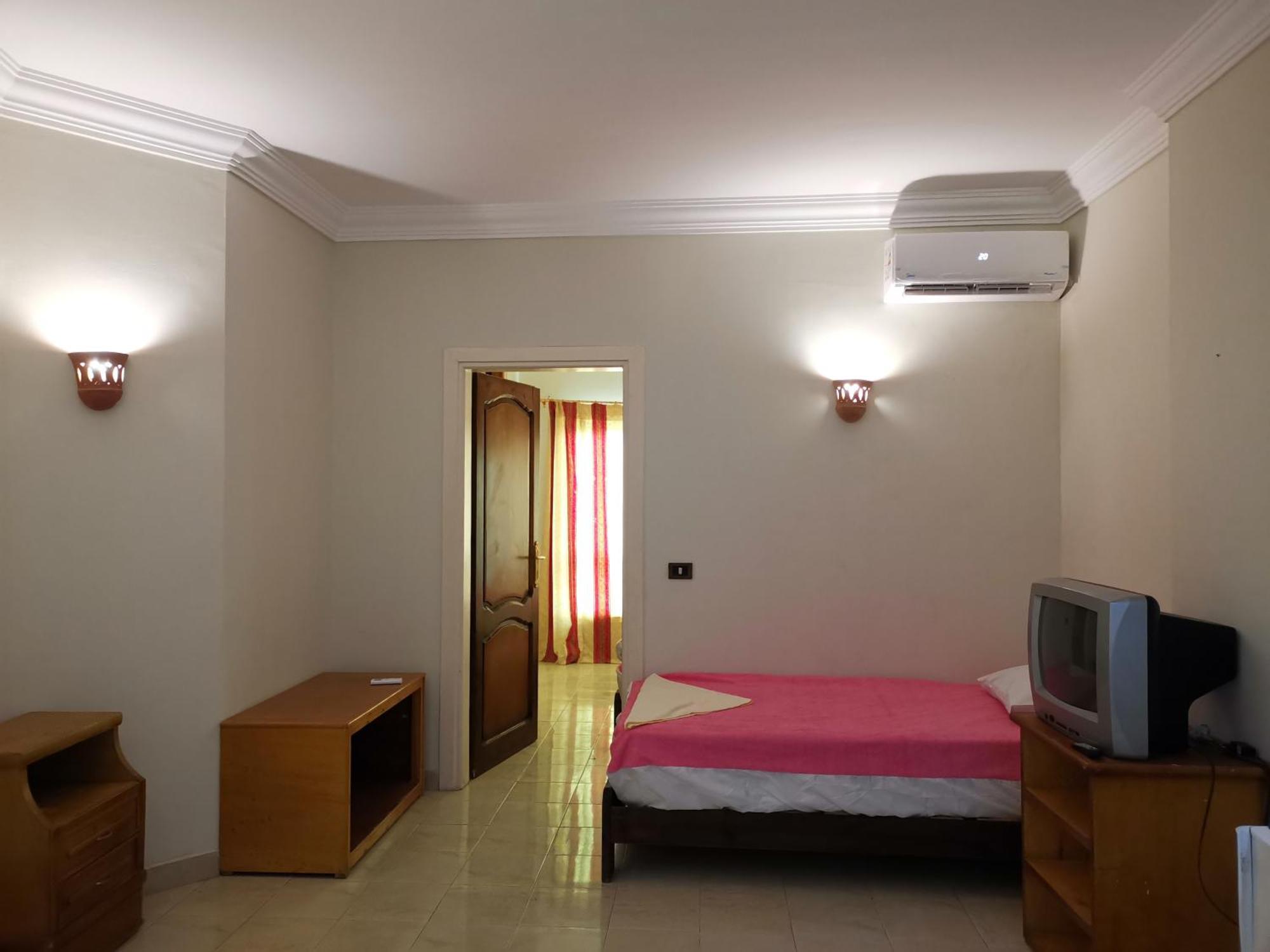 Golden Rose Albergue