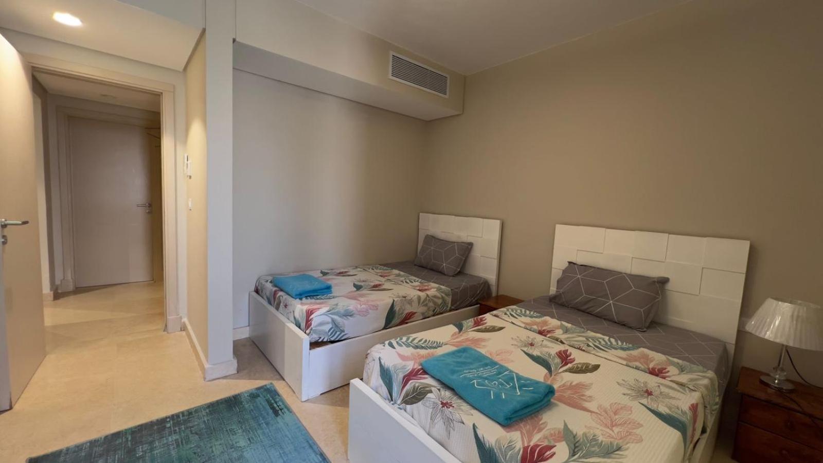 Taj Home, Mangroovy, Pool View, Free Beach Access With Nanny's