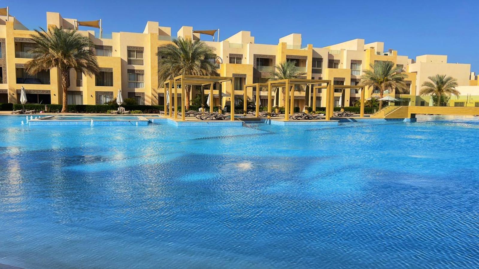Taj Home, Mangroovy, Pool View, Free Beach Access With Nanny's *