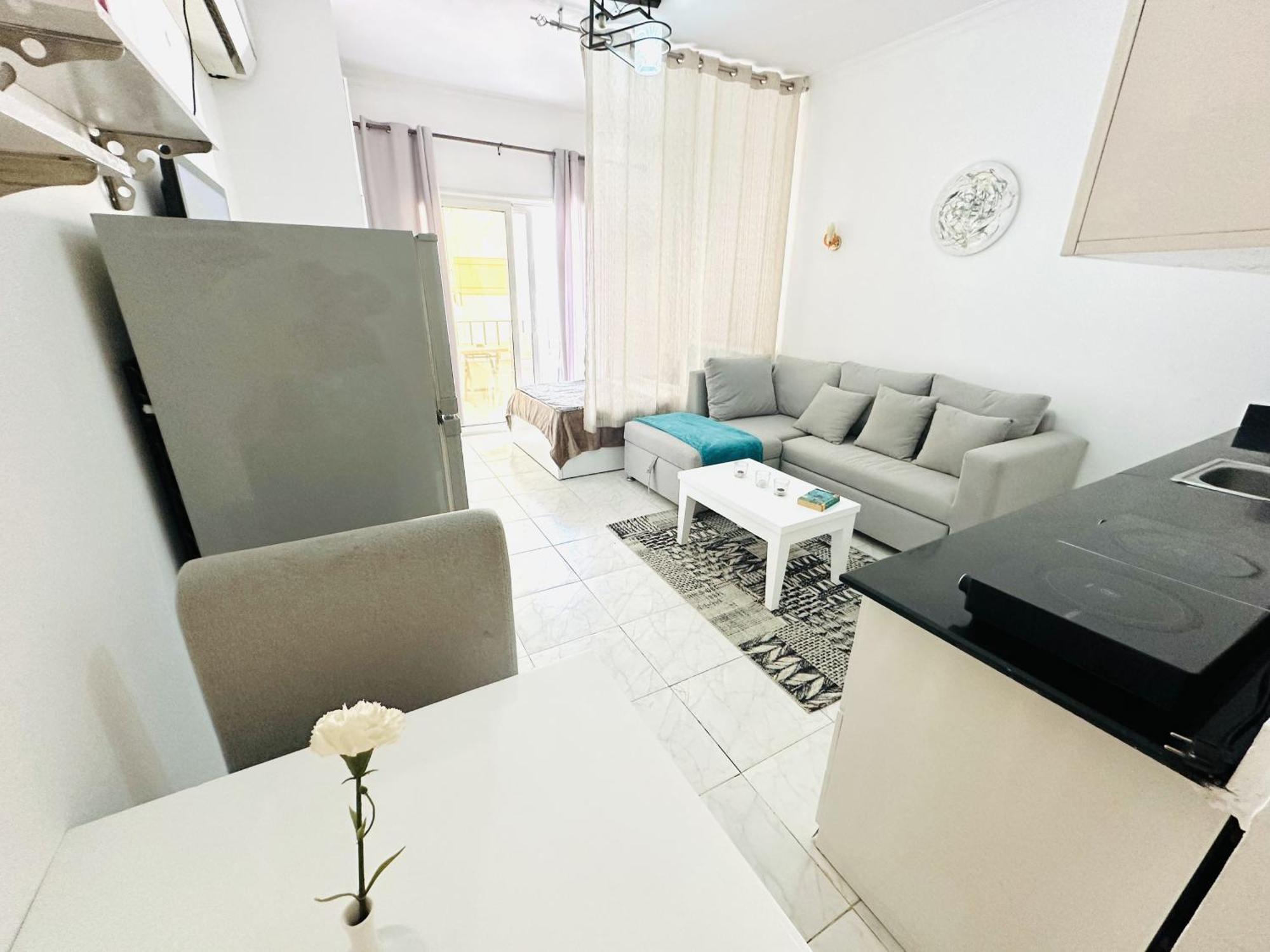 Apartment Lotus Elegant Pool View