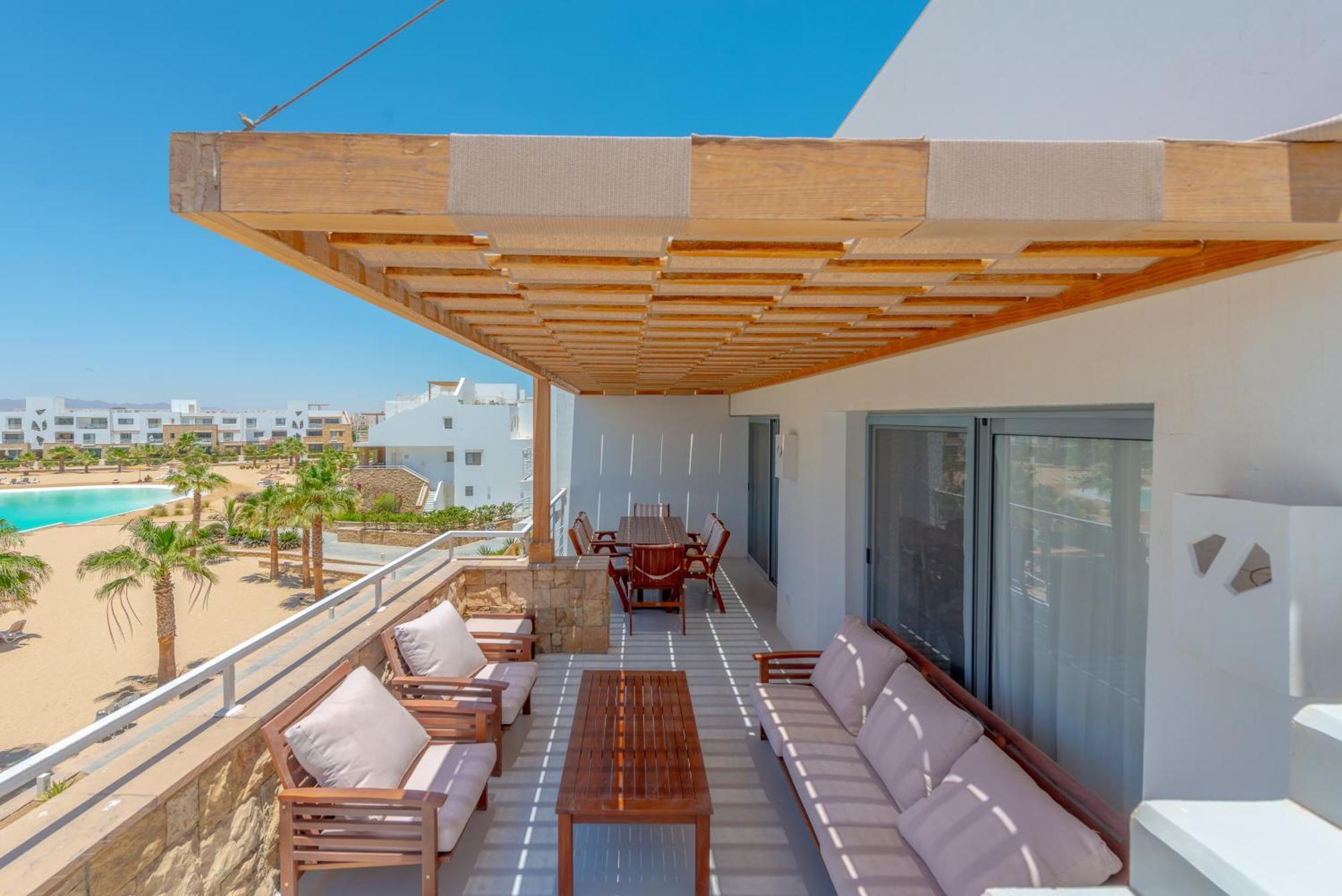 Amazing With Rooftop And Jacuzzi