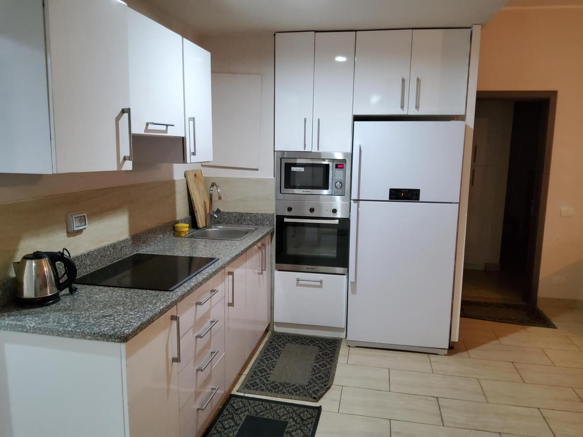 Apartment In Aldau Heights *