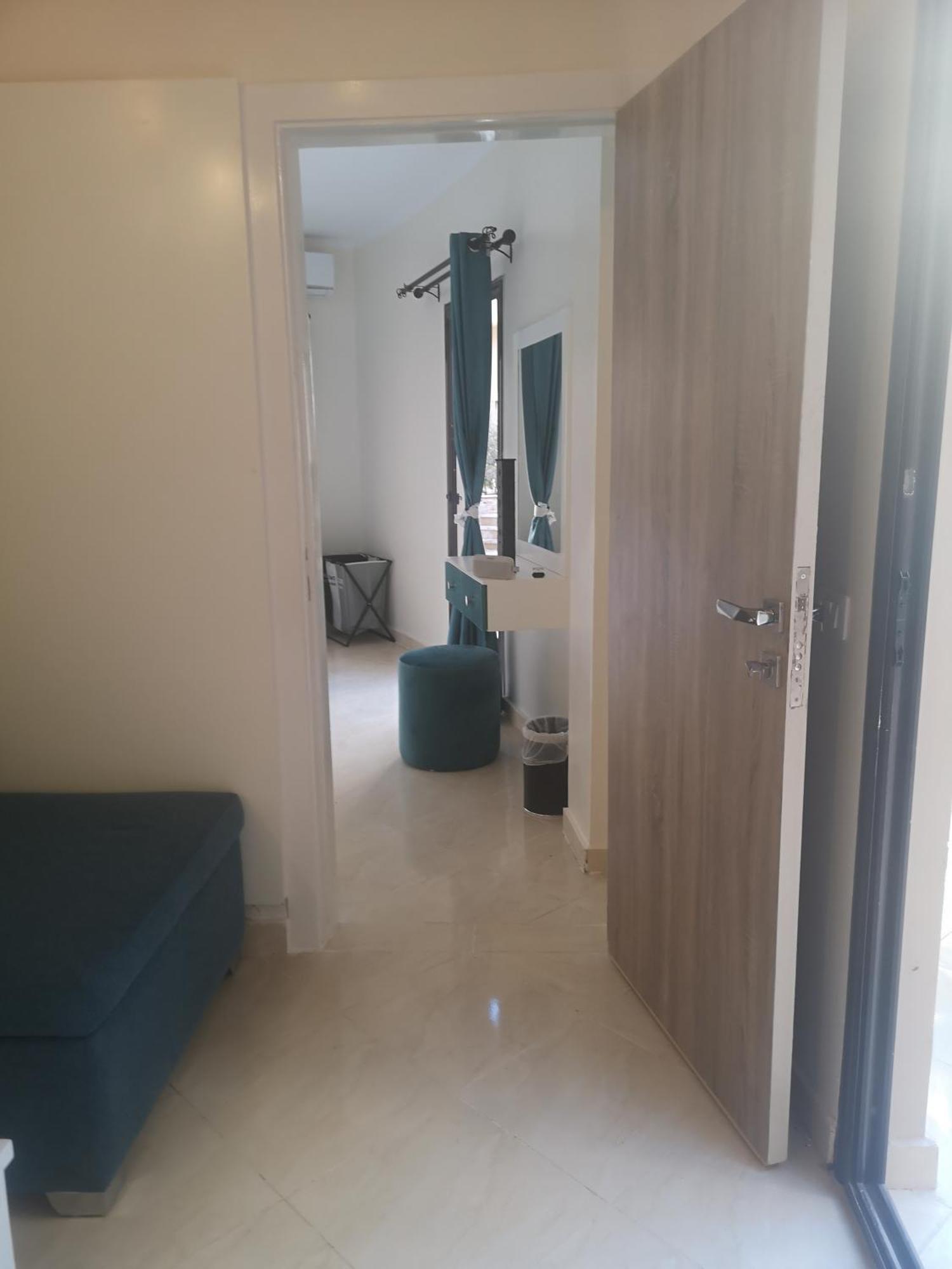 Chic Stylish Spacious Poolside Smarttv & Wifi *