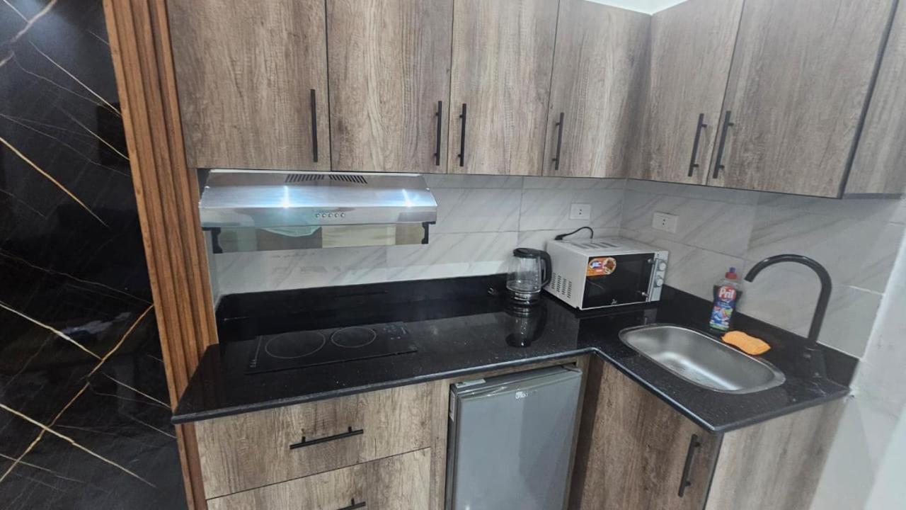 Apartment Cozy Beachfront In Al Ahyaa Suitable For A Family With Children