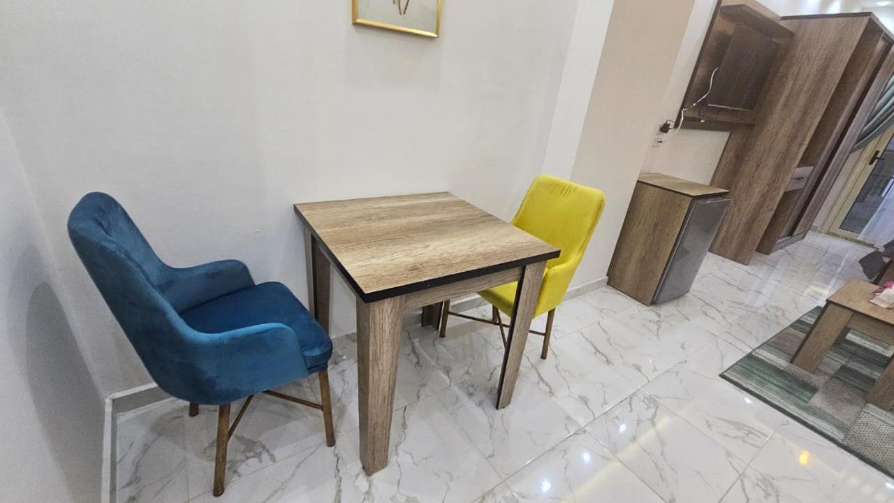 Apartment Cozy Beachfront In Al Ahyaa Suitable For A Family With Children