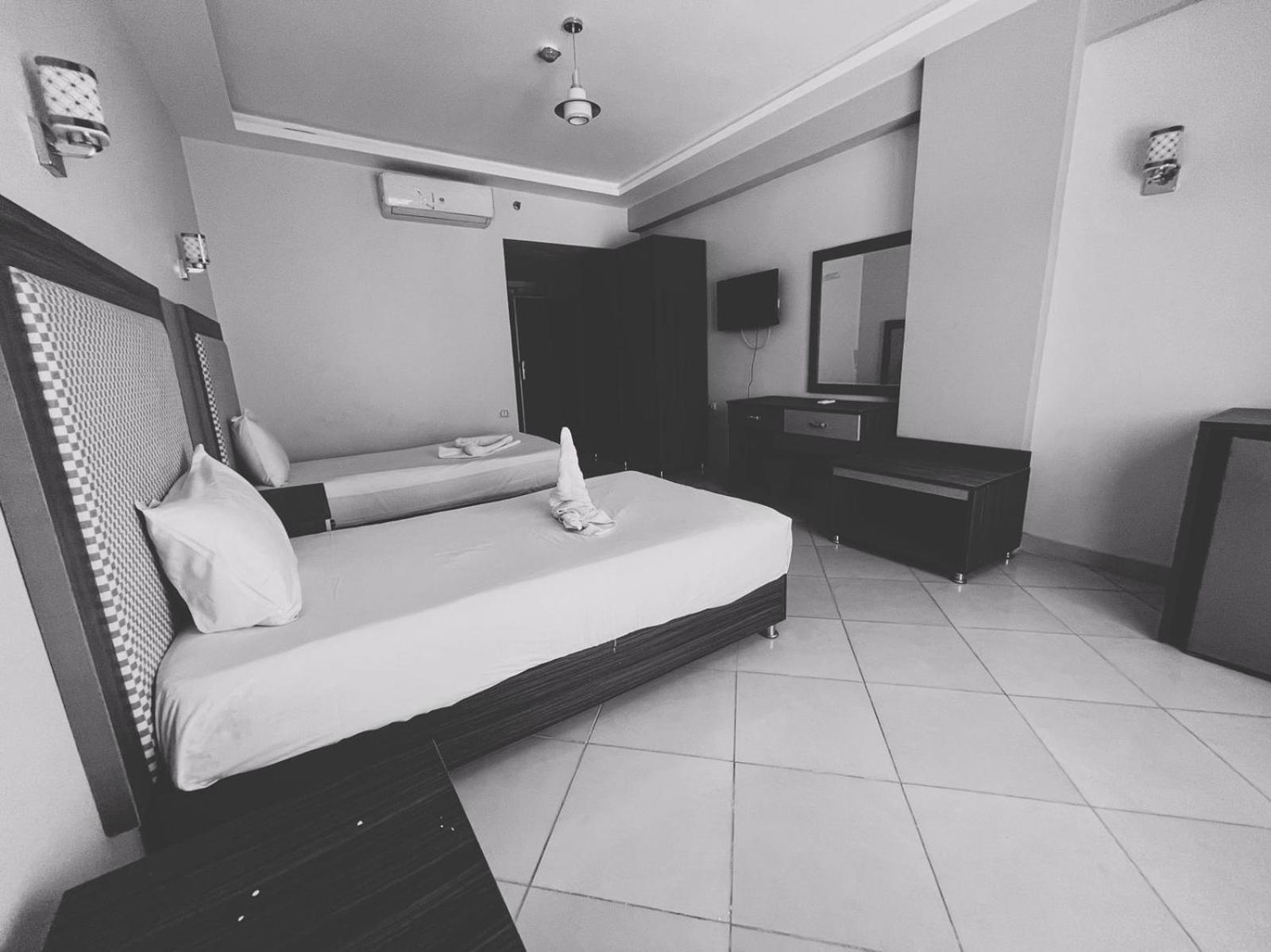 Hotel Cecelia Compound