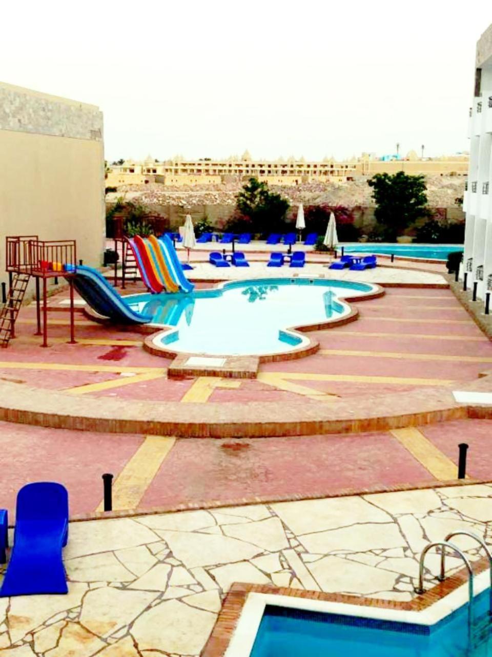 Cecelia Compound 3* Hurghada