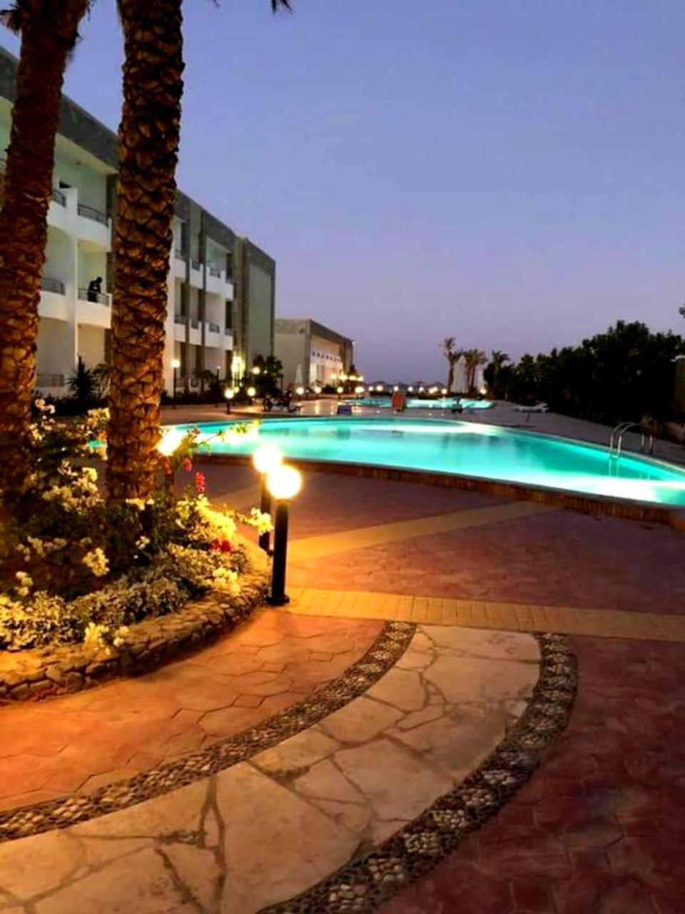 Hotel Cecelia Compound 3*