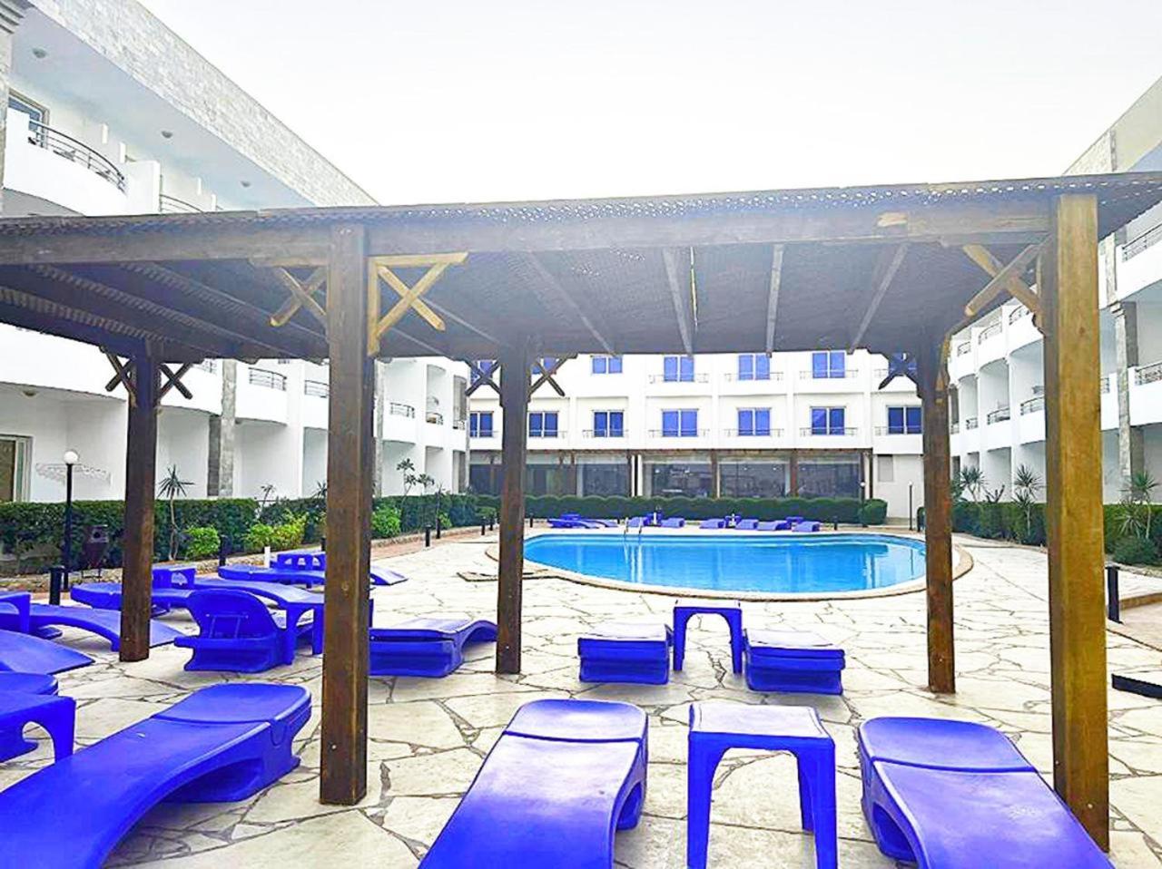 Cecelia Compound Hotel 3*