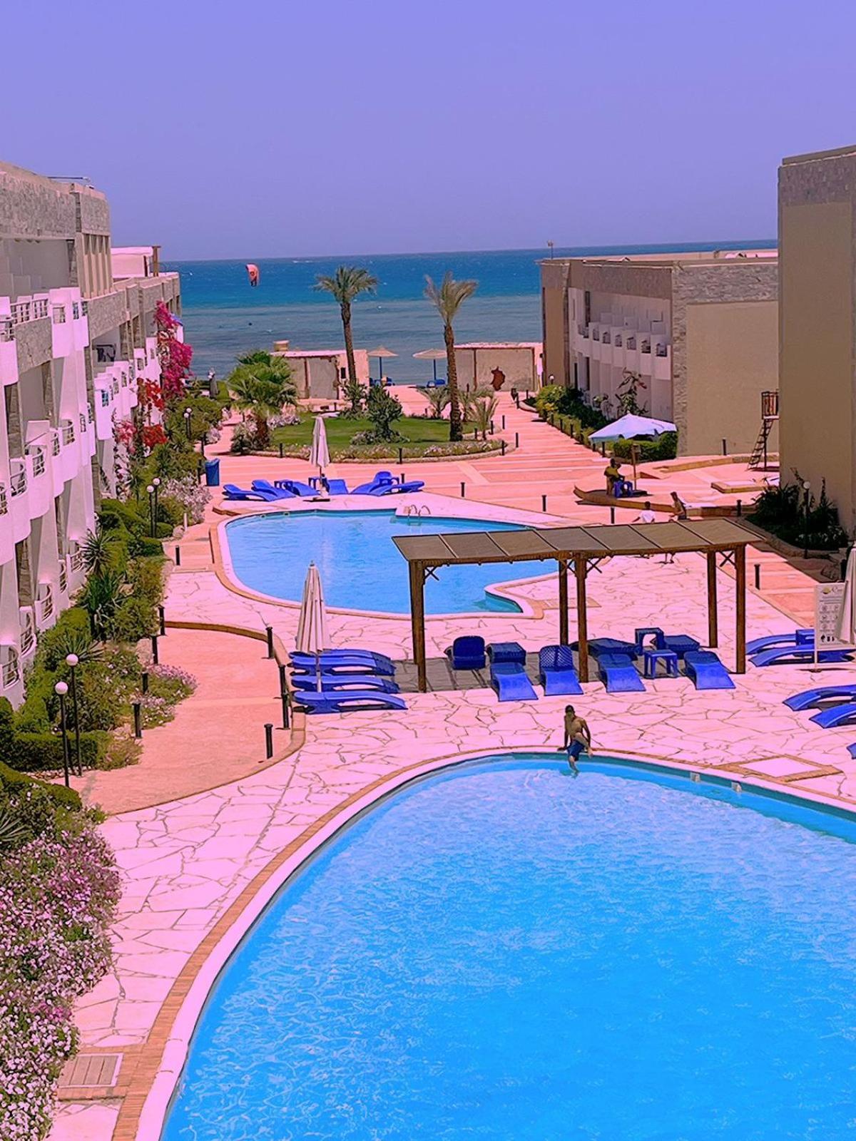Hotel Cecelia Compound 3*