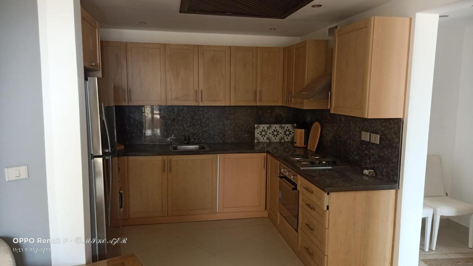 Cozy With Seaview Apartment