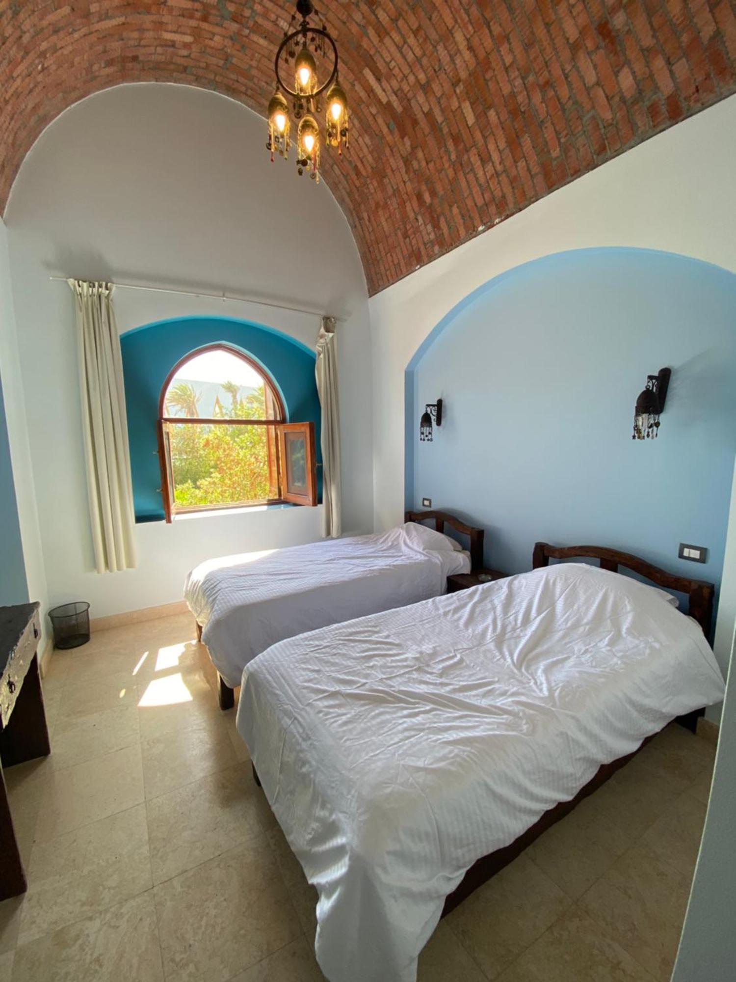 Apartment Lovely Two Bedroom *