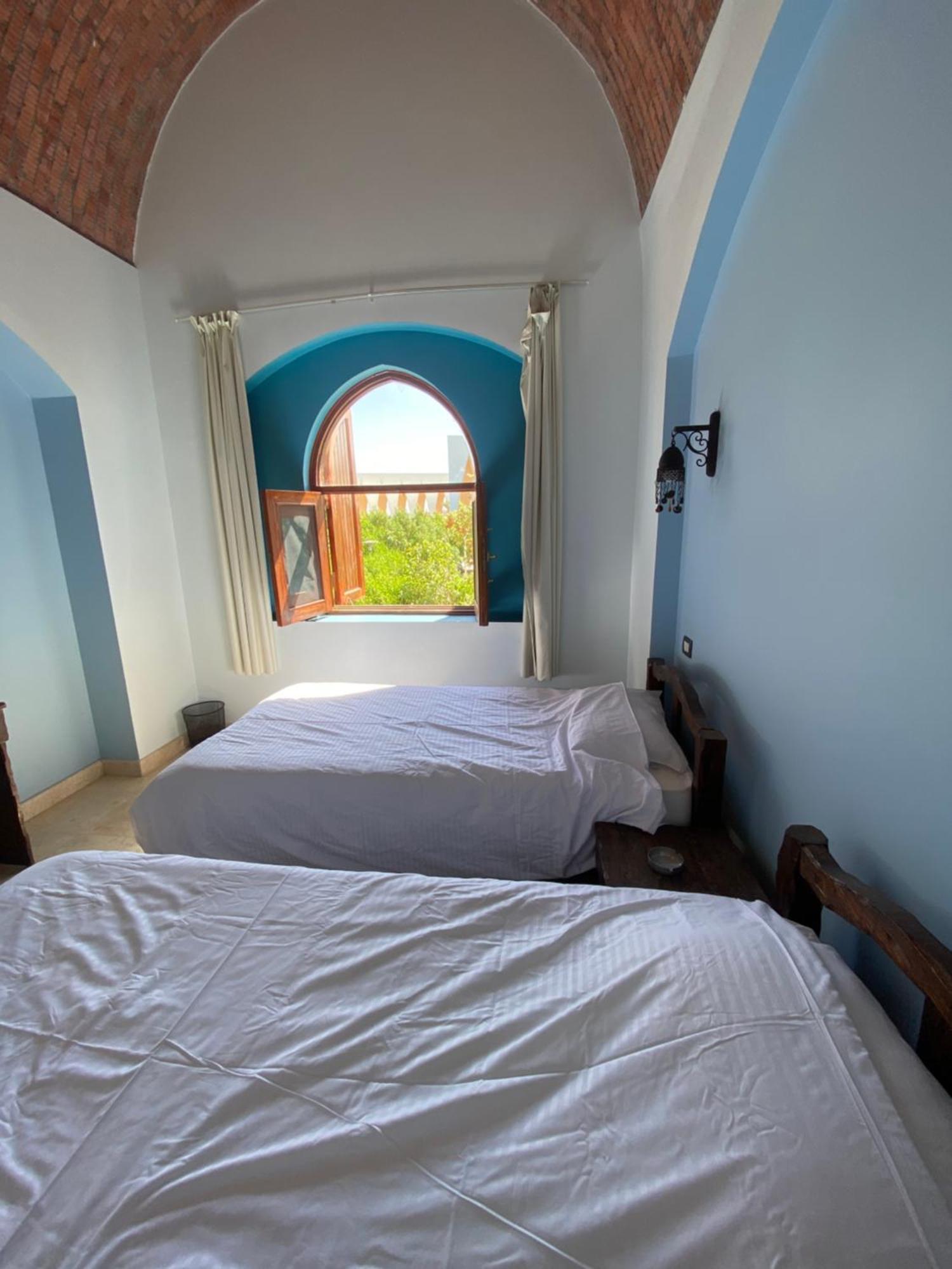 Apartment Lovely Two Bedroom *