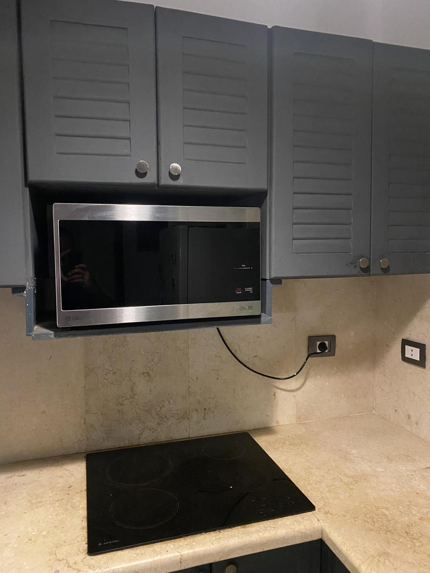 Lovely Two Bedroom Apartment *