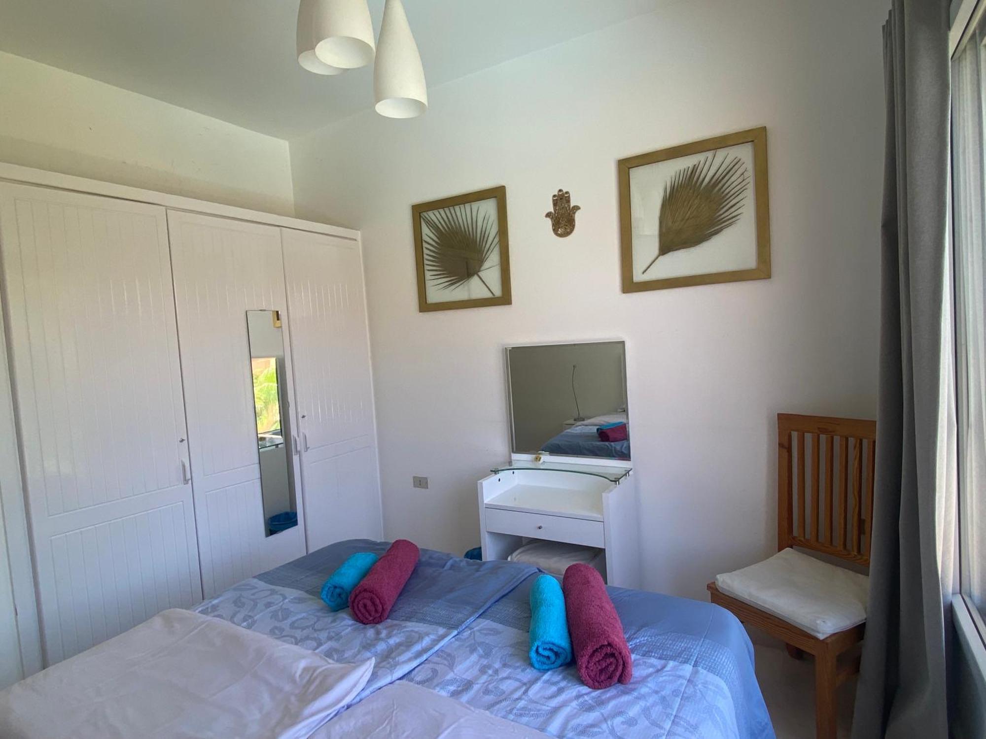 2 Bedroom Condo, With Pool, And & Lagoon Access