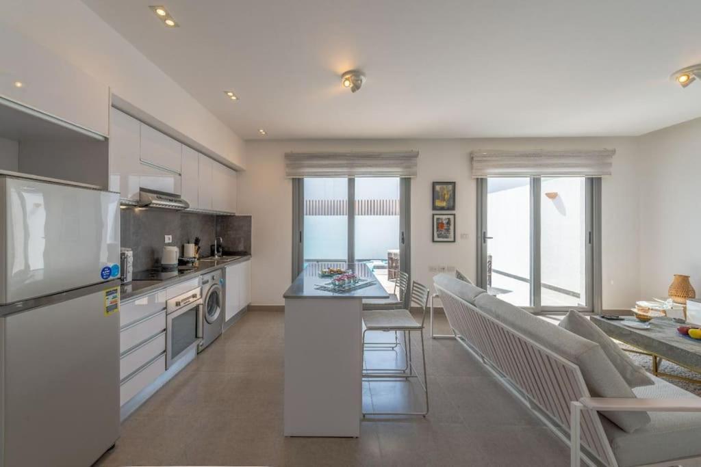 Luxury With Private Pool Sholan 2 *