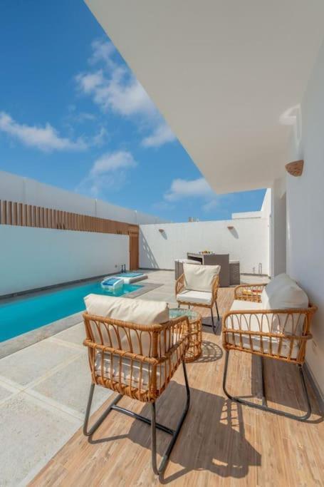 Luxury With Private Pool Sholan 2 *