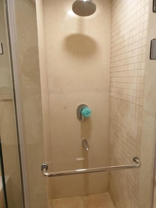 Mangroovy- 1br Sparkling