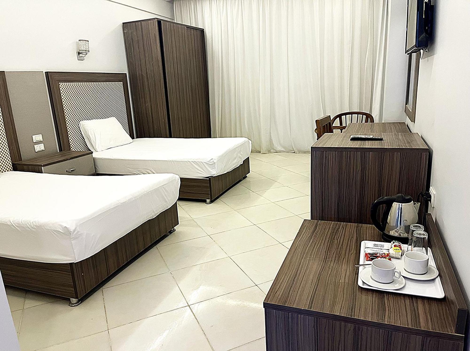 Cecelia Compound 3*