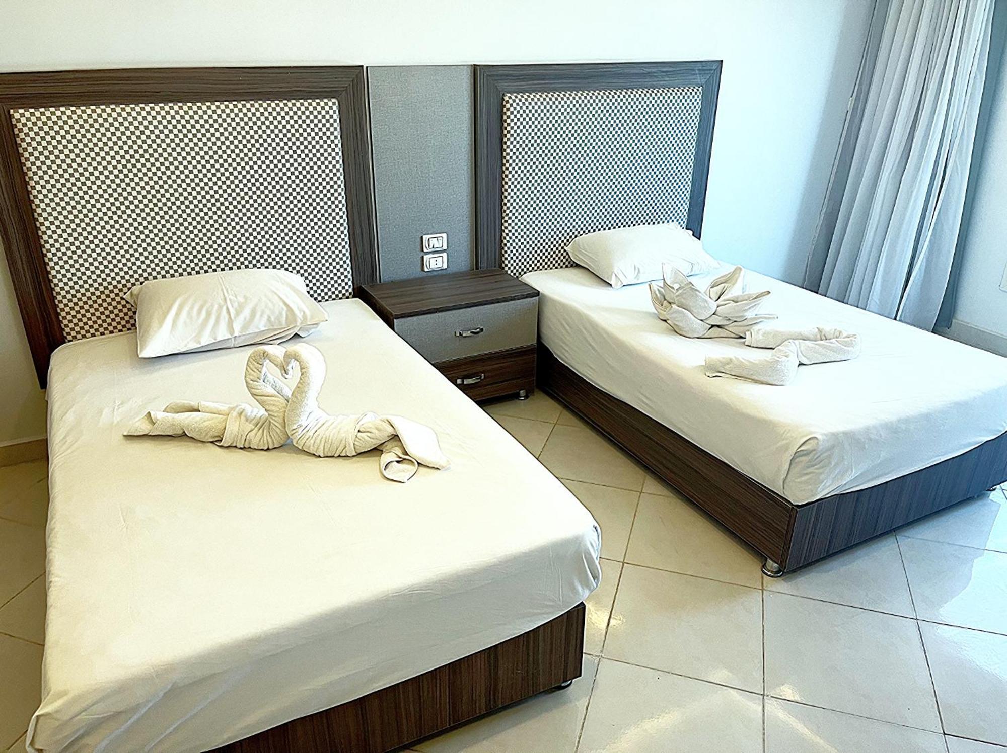 Cecelia Compound 3* Hurghada