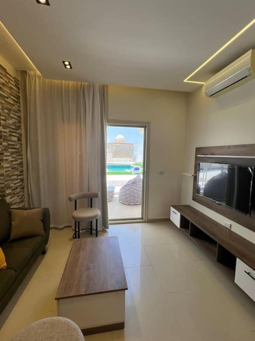 Small Lovely Cheerful Close To El Gouna Apartment