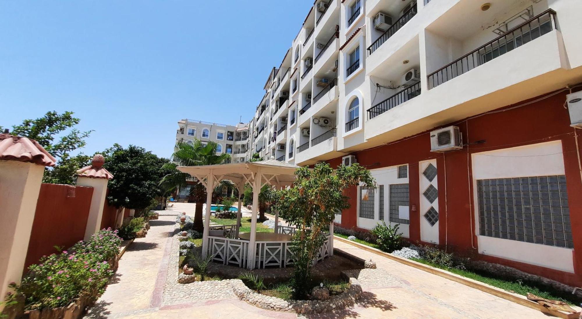 Star Pool Apartment