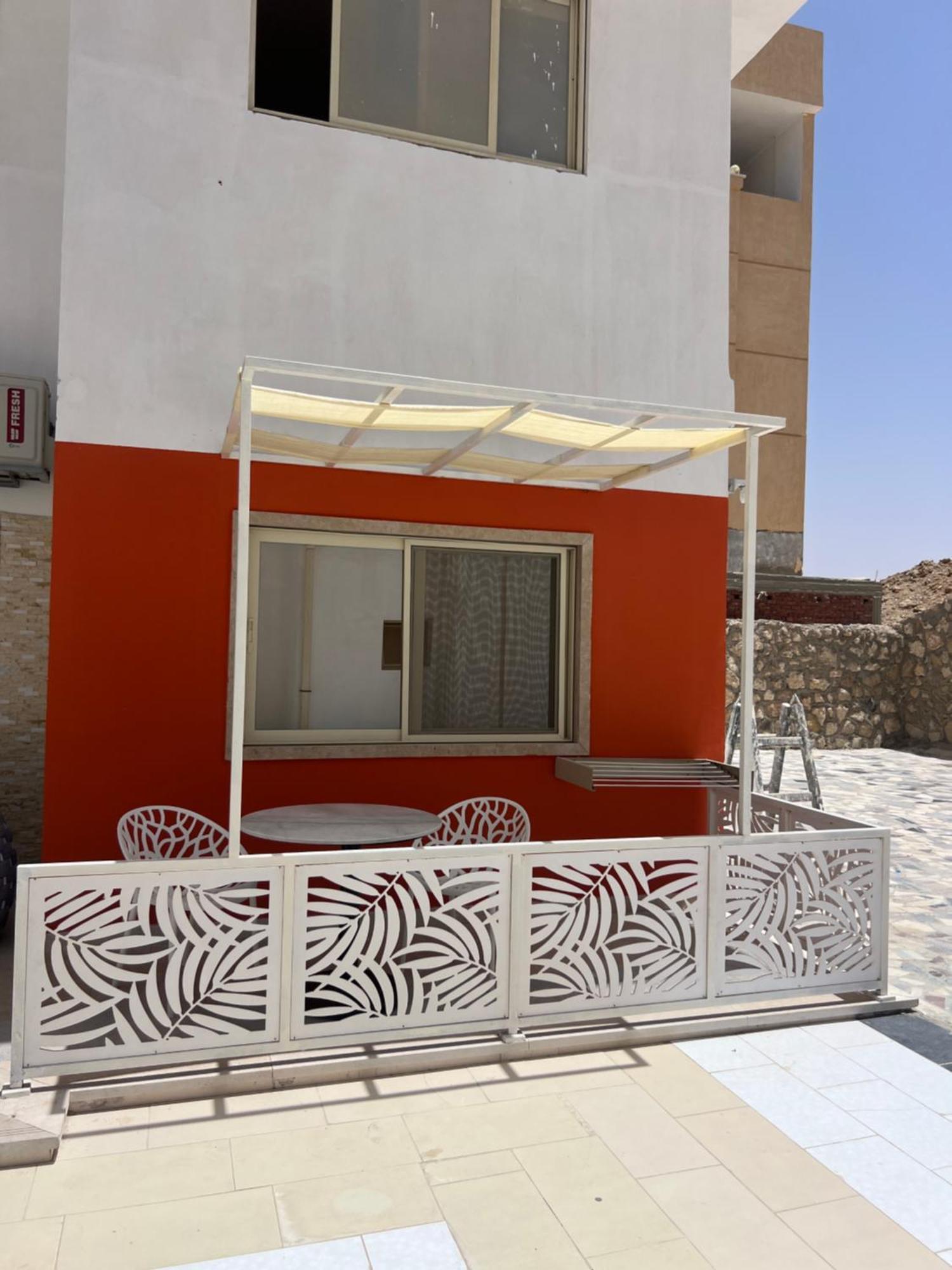 Small Lovely Cheerful Close To El Gouna
