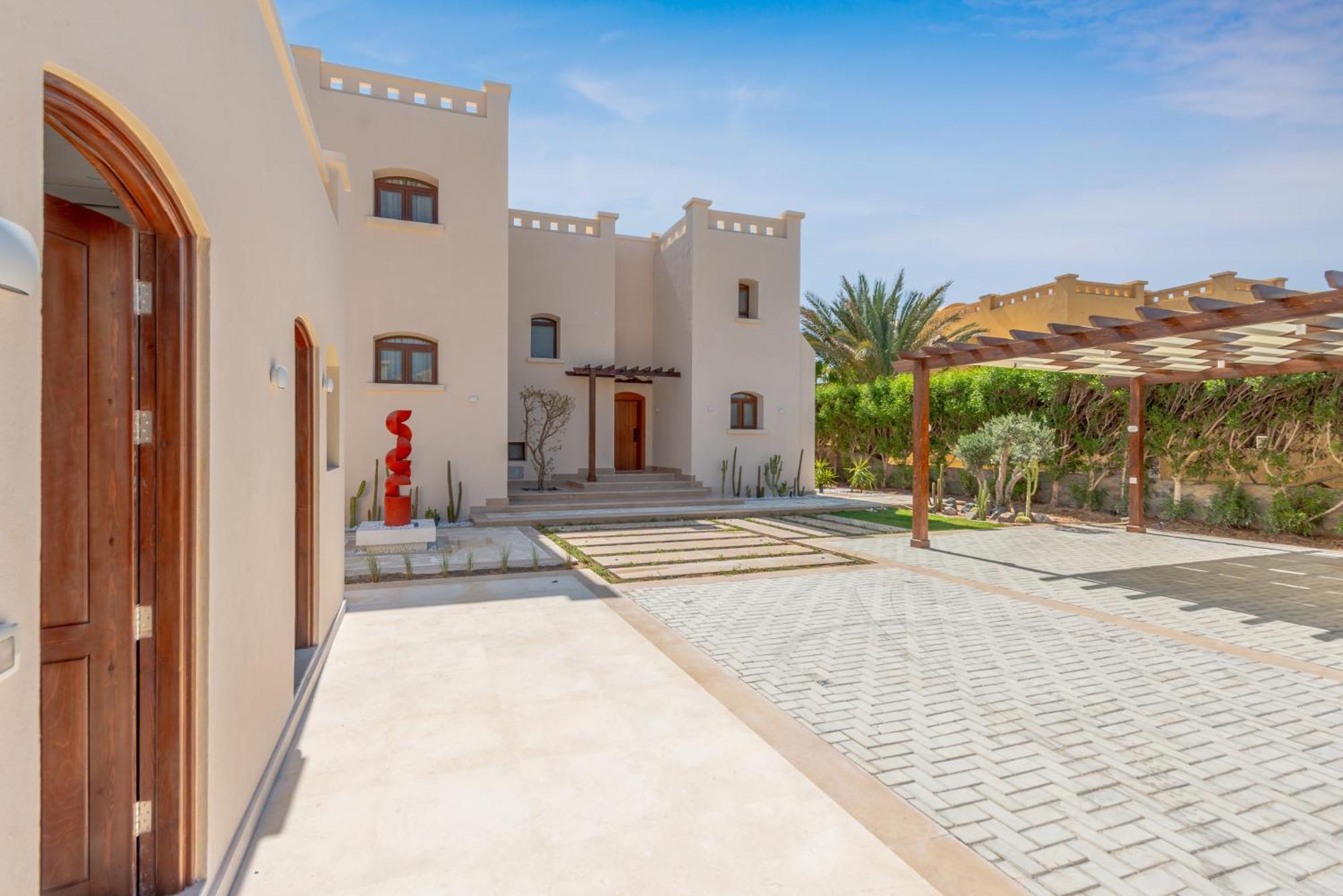 Stunning Luxurious 5 Bedroom At West Golf El Gouna *