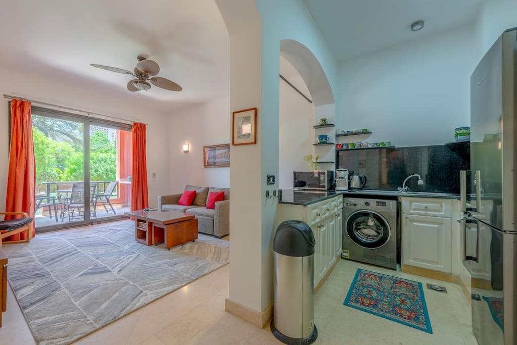 Apartment Beautiful With Terrace To The Pool