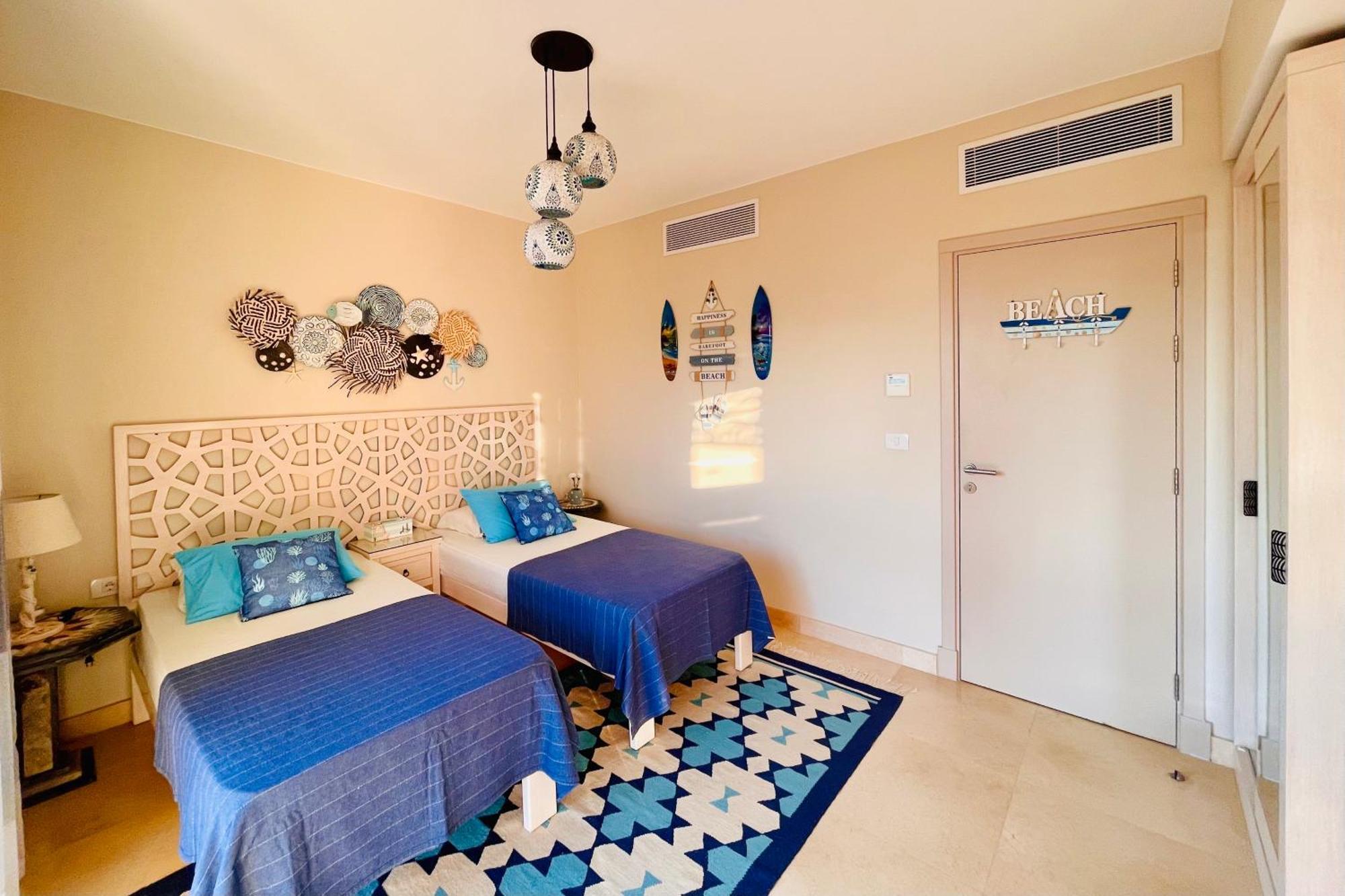 Mangroovy - Elgouna Authentic Designer Shared 2 Bdr Each With Private Bathroom For Kitesurfers With Pool View & Access Séjour chez l'habitant *