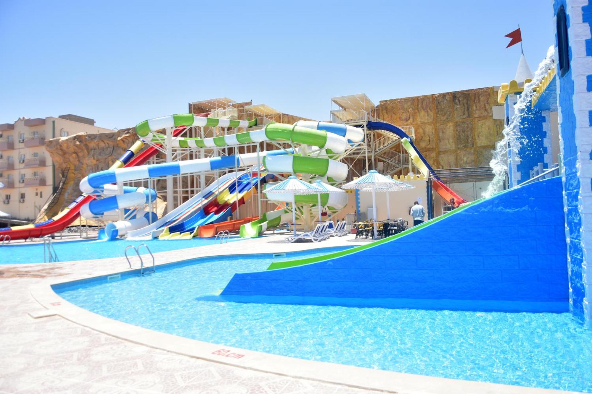 Amc Royal & Resort