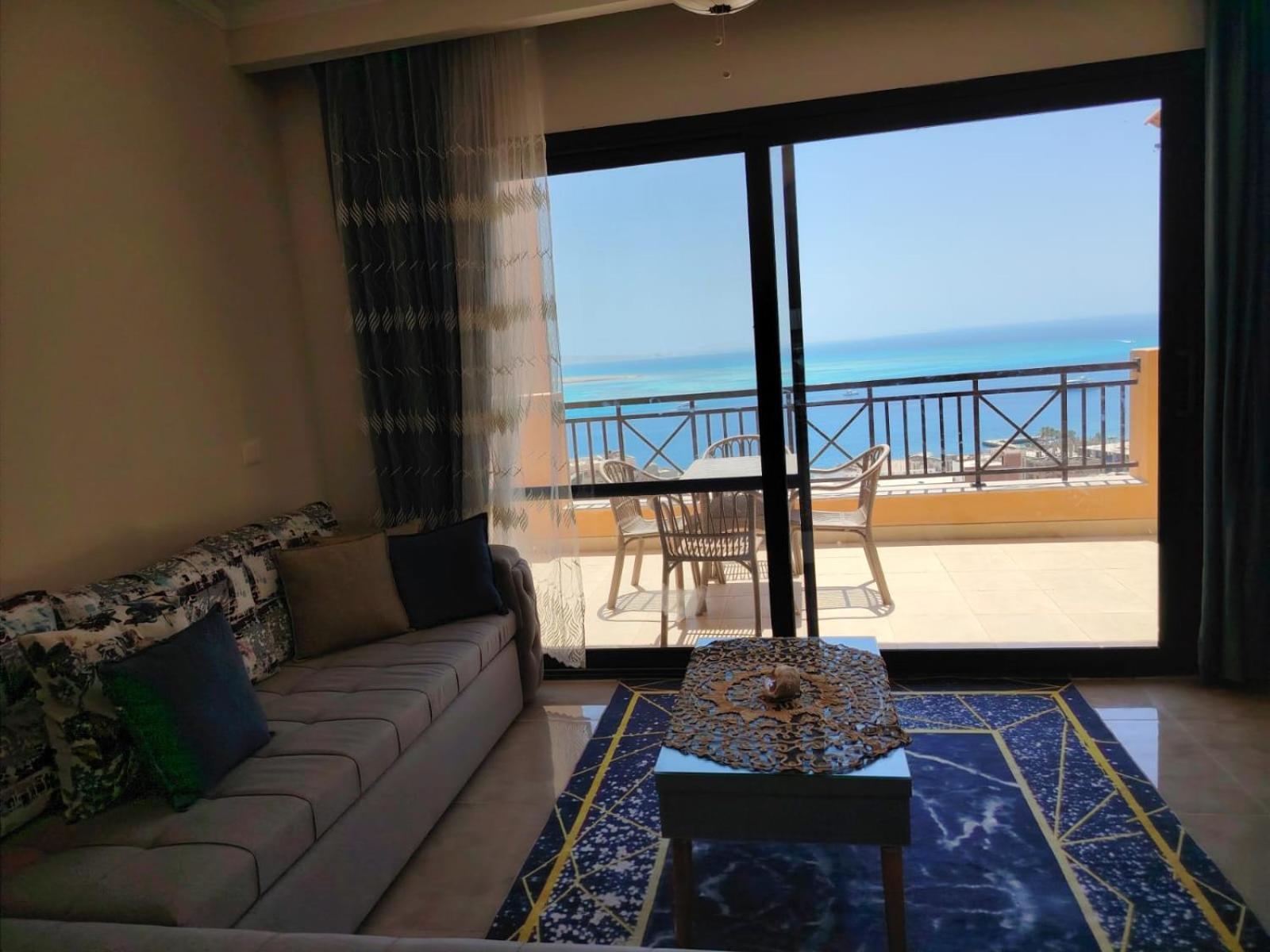 Sea View Apartment *
