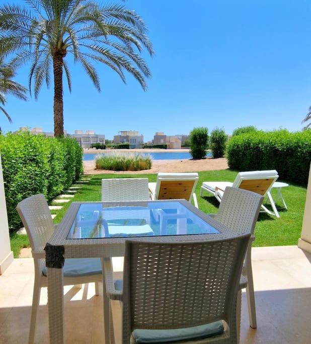 Cheerful Space With A Huge Garden And Pool *