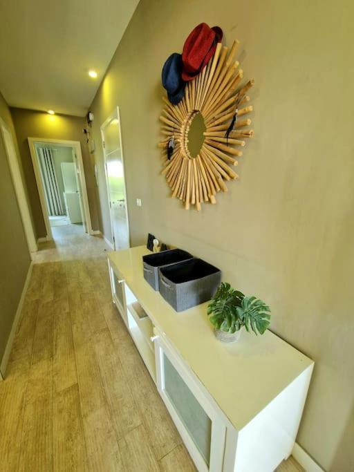 Apartment Cheerful Space With A Huge Garden And Pool