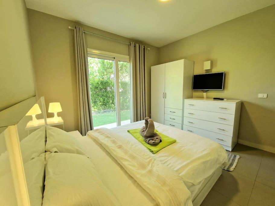 Cheerful Space With A Huge Garden And Pool Apartment *