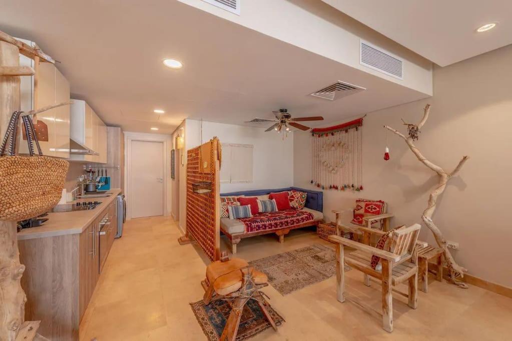 Mangroovy - Spacious Boho 2 Bedroom Pool View *
