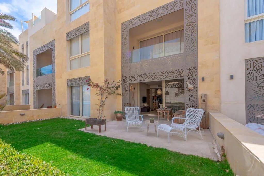 Mangroovy - Spacious Boho 2 Bedroom Pool View *