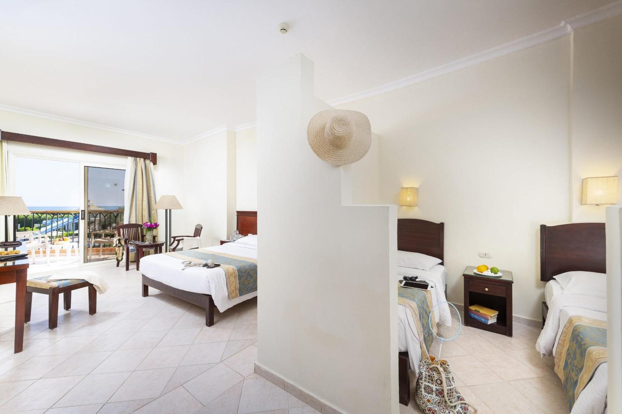 Three Corners Sunny Resort 4*