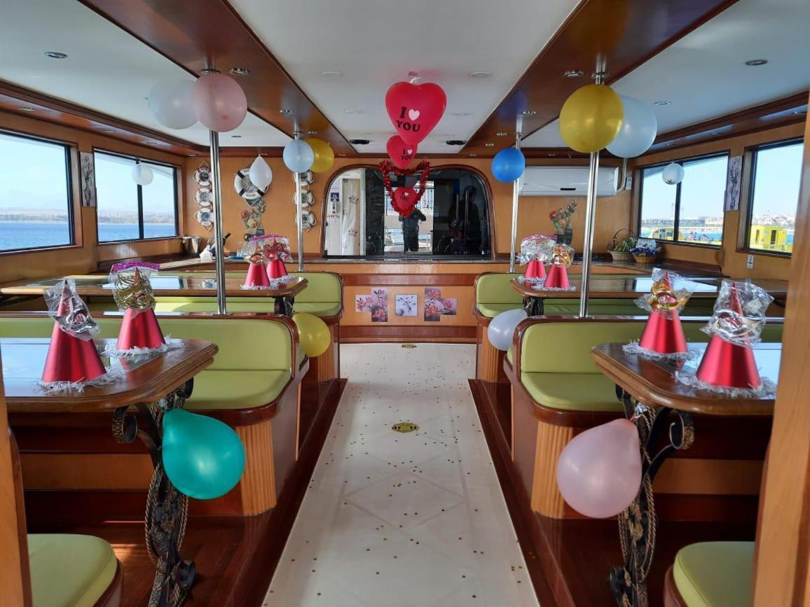 Botel Private Boat