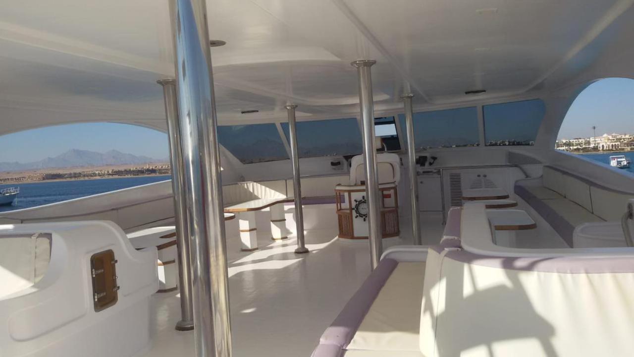 Private Boat Botel *