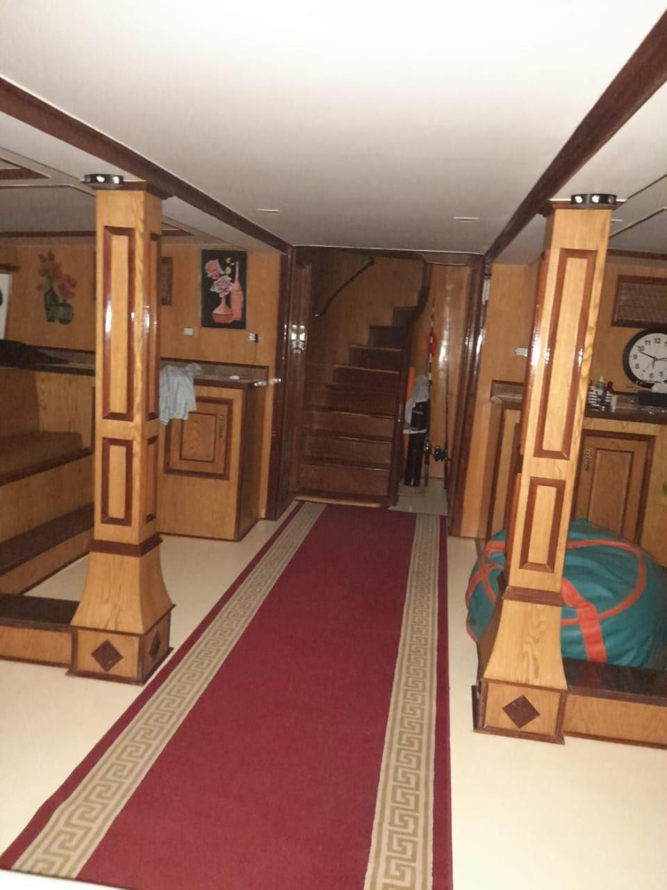 Private Boat *