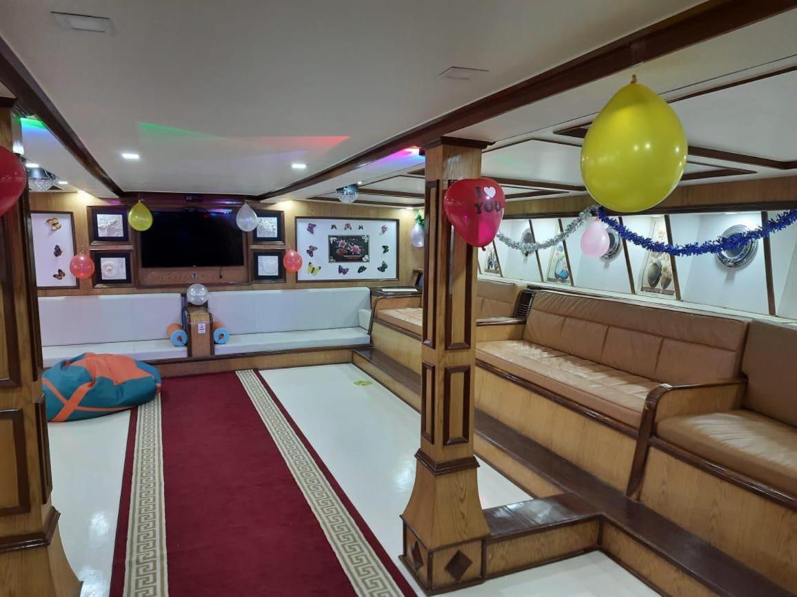 Private Boat