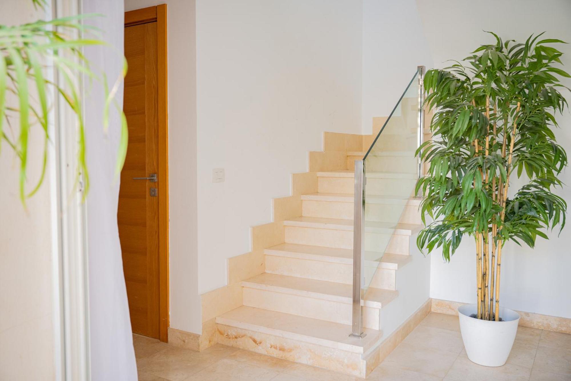 Ferienhaus Nayah Stays, Amazing With Private Pool & 5 Master *