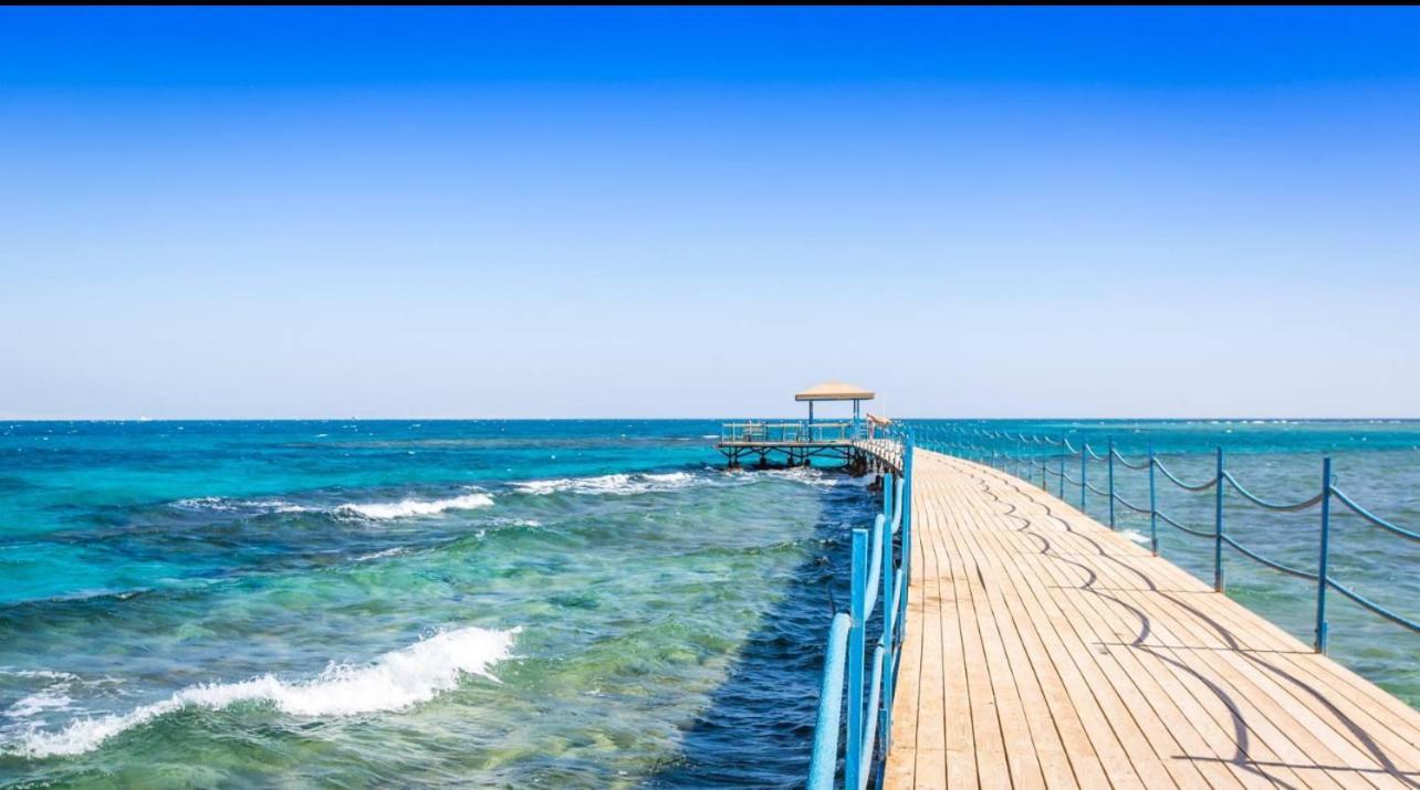 Aparthotel In Mirage Bay & Aqua Park *