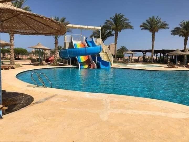 Pyramisa E06