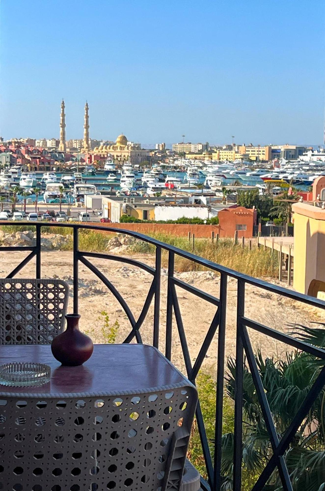 One Bedroom With Sea View In The Centre *